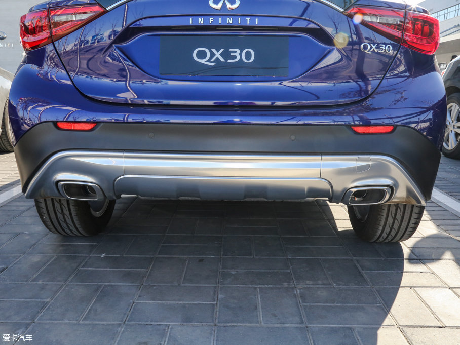 2017ӢQX30 1.6T (q)\Ӱ