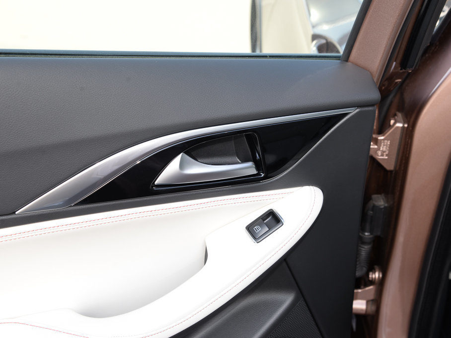 2017ӢQX30 1.6T (q)\(yn)(dng)