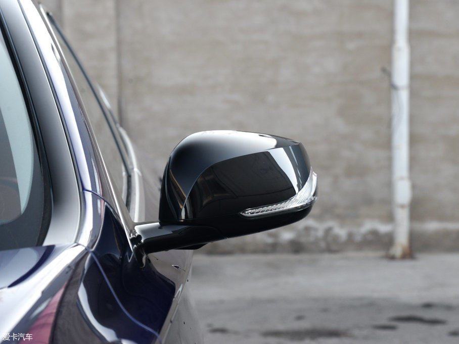 2017ӢQX30 2.0T (q)\(yn)Ӱ