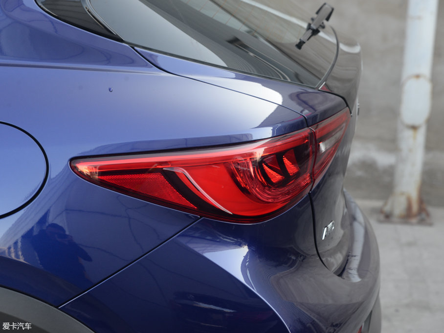 2017ӢQX30 2.0T (q)\Ӱ