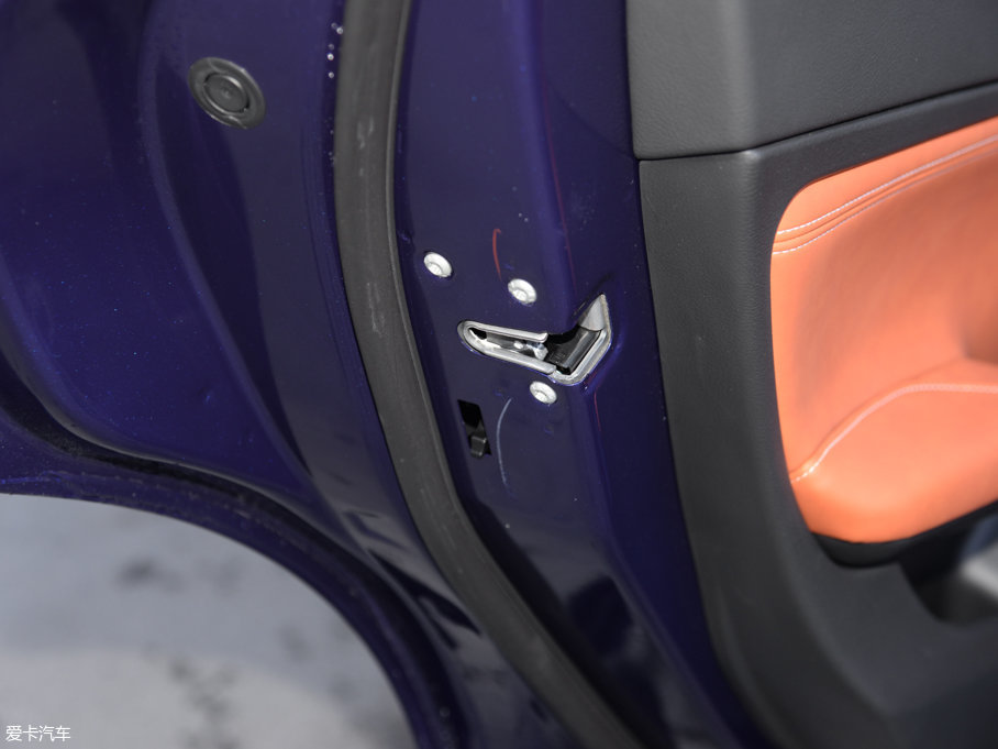 2017ӢQX30 2.0T (q)\Ӱ