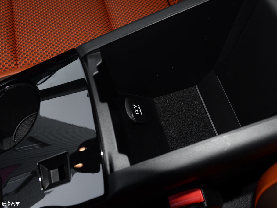 2017ӢQX30 2.0T (q)\(yn)(dng)