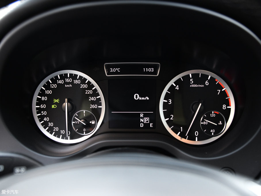 2017��Ӣ�����QX30 2.0T ����\�Ӱ�