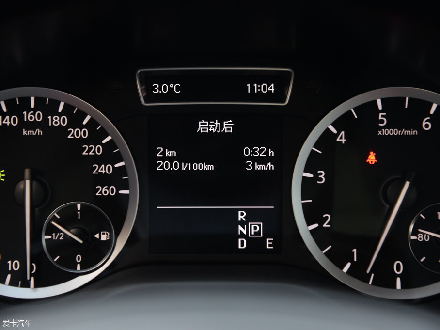 2017��Ӣ�����QX30 2.0T ���(q��)�\(y��n)��(d��ng)��