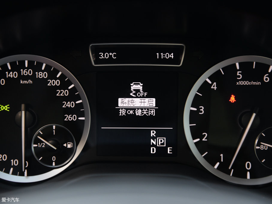 2017��Ӣ�����QX30 2.0T ����\�Ӱ�