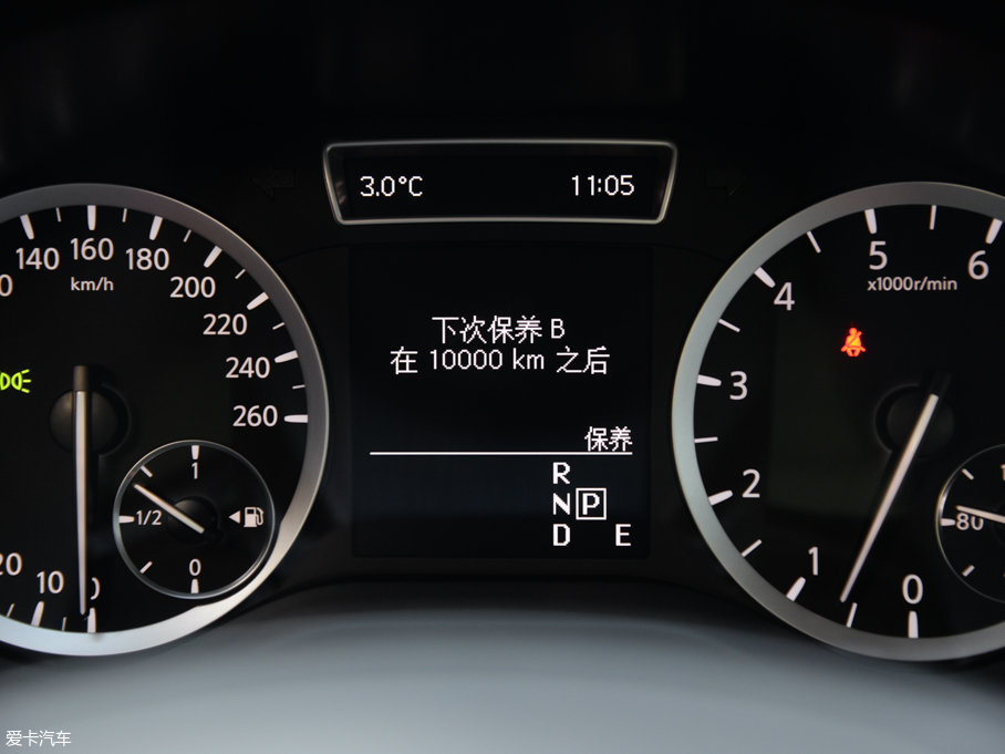 2017��Ӣ�����QX30 2.0T ����\�Ӱ�