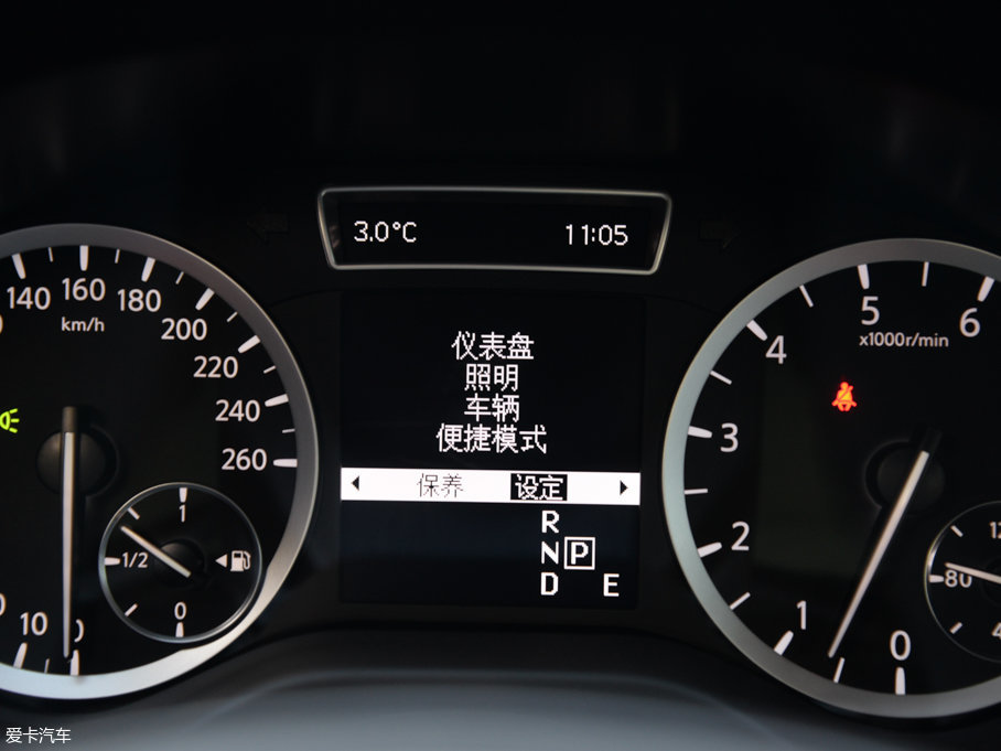 2017��Ӣ�����QX30 2.0T ����\�Ӱ�