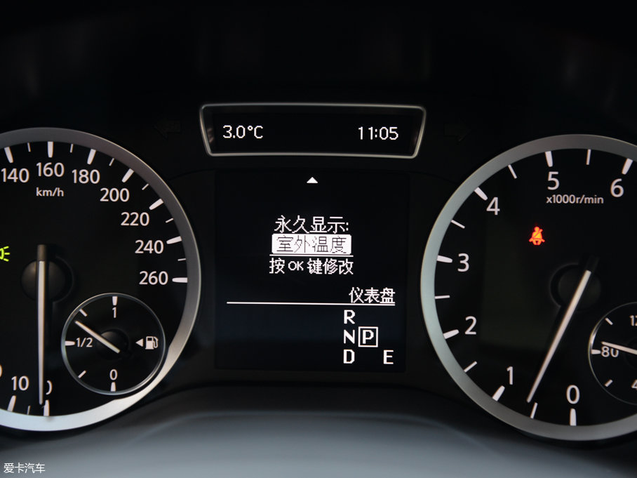 2017��Ӣ�����QX30 2.0T ���(q��)�\�Ӱ�