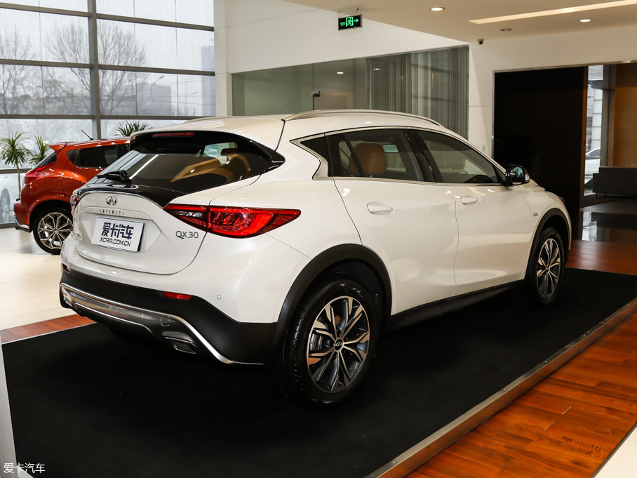 2017ӢQX30 2.0T (q)rа