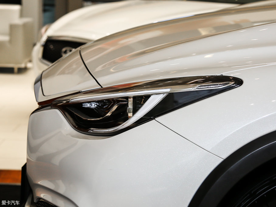 2017ӢQX30 2.0T (q)r(sh)а