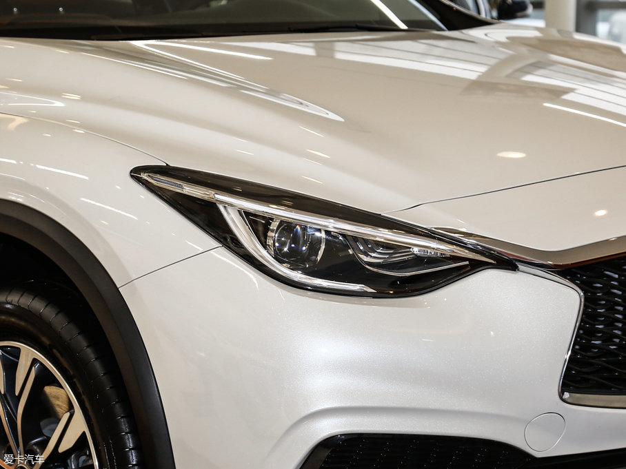 2017ӢQX30 2.0T (q)rа