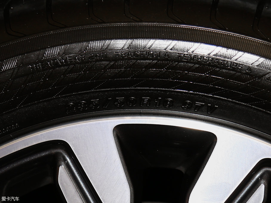 2017ӢQX30 2.0T (q)rа