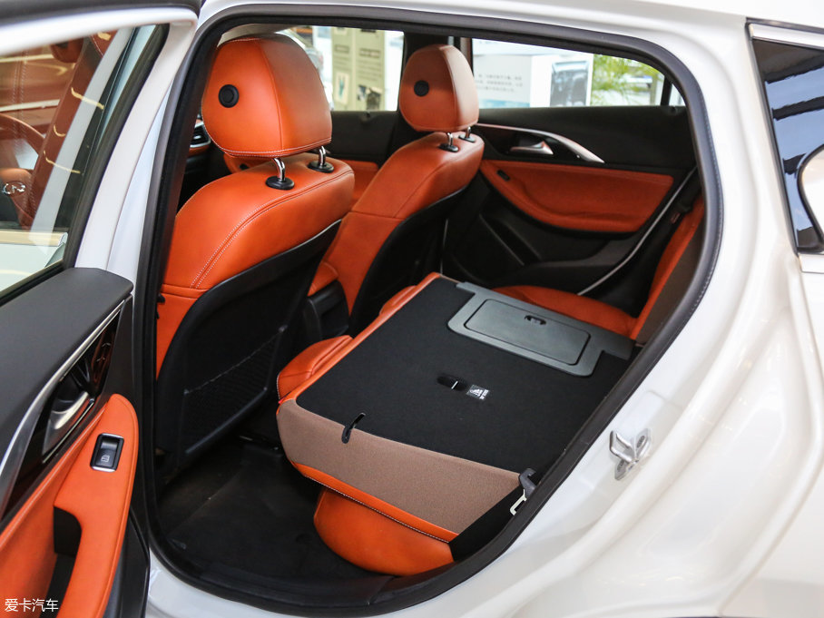 2017ӢQX30 2.0T (q)\(yn)(dng)