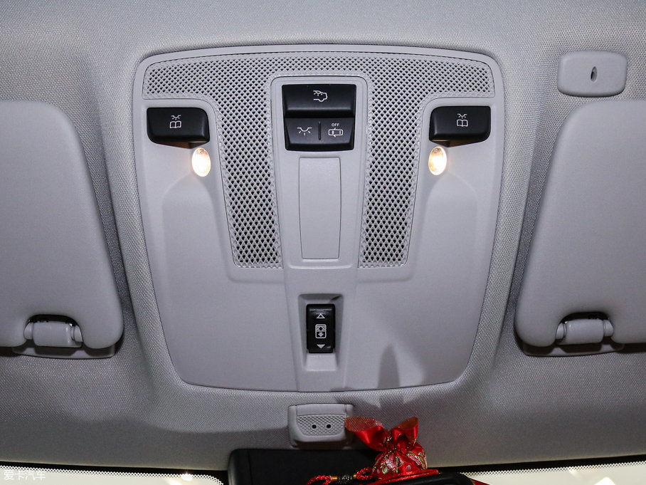 2017ӢQX30 2.0T (q)\(yn)Ӱ