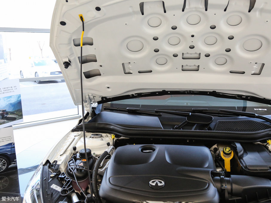 2017ӢQX30 2.0T (q)\(yn)(dng)