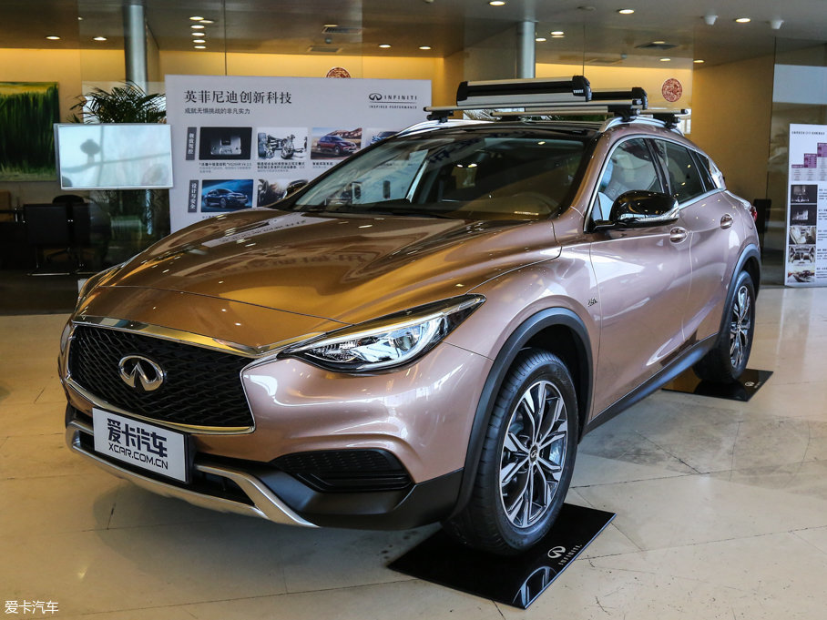 2017ӢQX30 2.0T rа