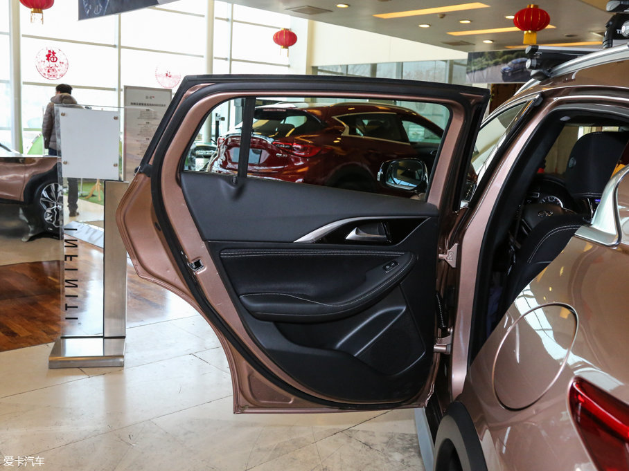 2017ӢQX30 2.0T (q)r(sh)а