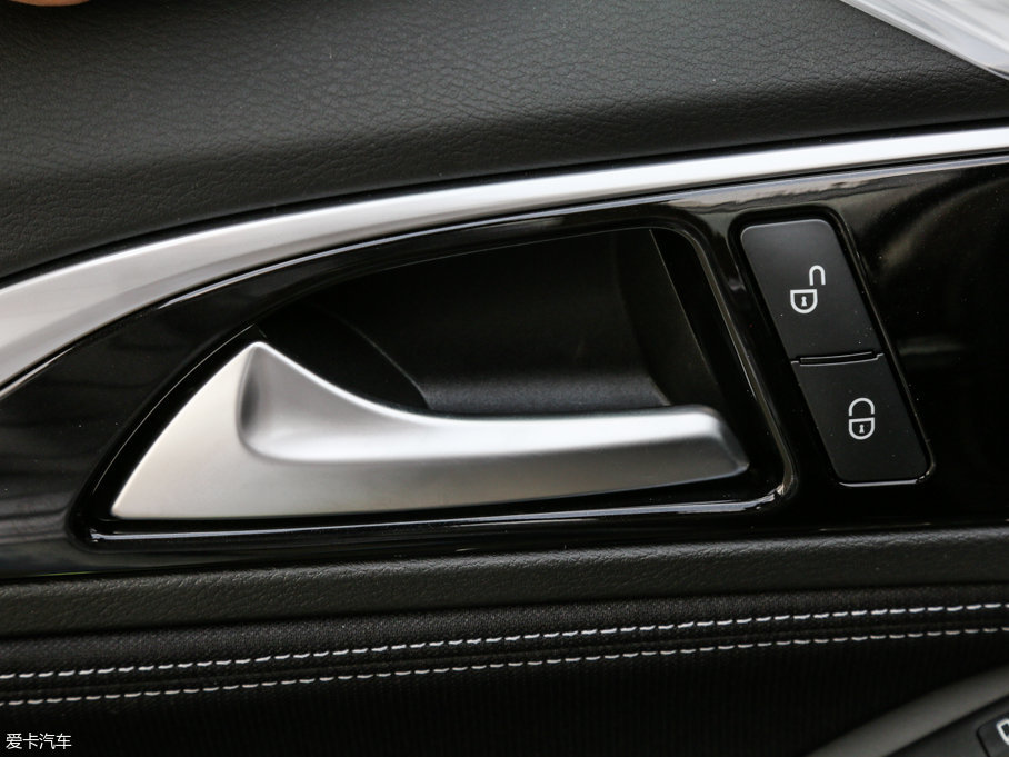 2017ӢQX30 1.6T (q)r(sh)а