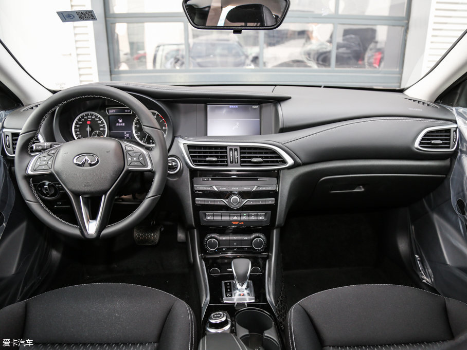 2017��Ӣ�����QX30 1.6T ���r�а�