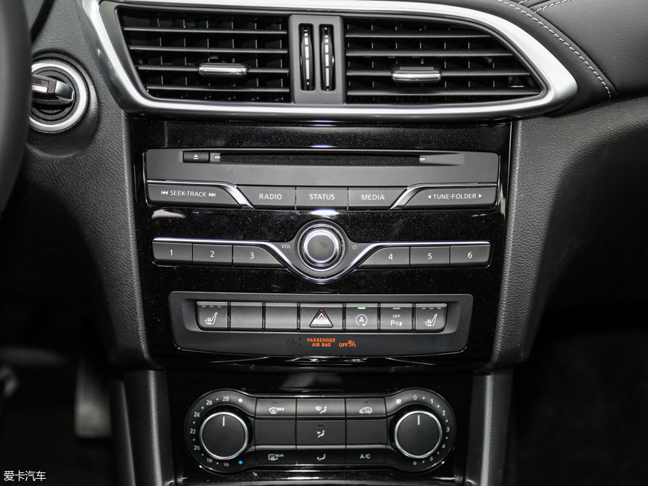 2017��Ӣ�����QX30 1.6T ���r�а�