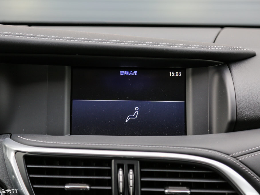 2017��Ӣ�����QX30 1.6T ���(q��)�r(sh��)�а�