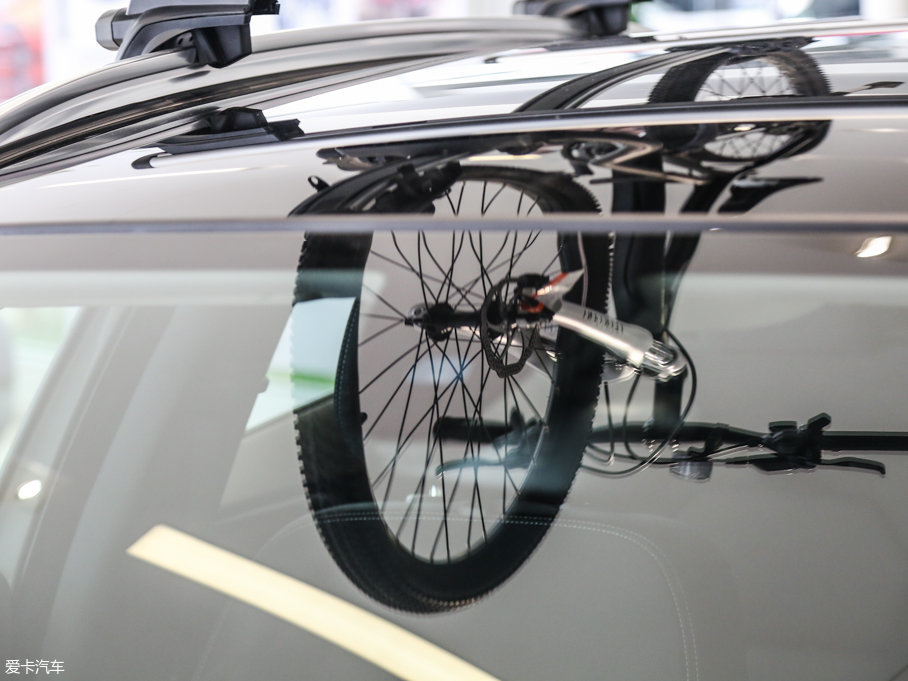 2017ӢQX30 1.6T (q)\(yn)Ӱ