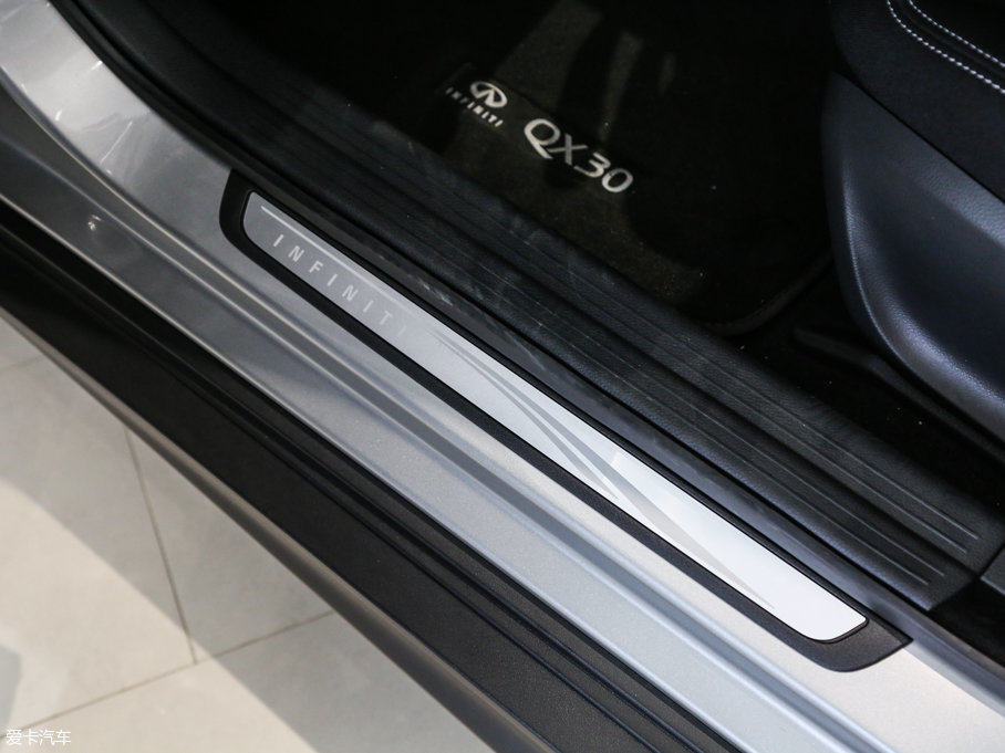 2017ӢQX30 1.6T (q)\Ӱ