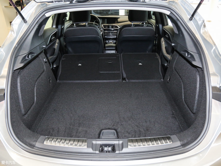 2017ӢQX30 1.6T (q)\(yn)(dng)