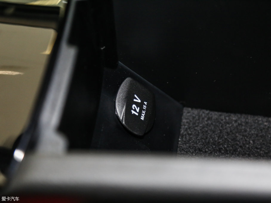 2017ӢQX30 1.6T (q)\Ӱ