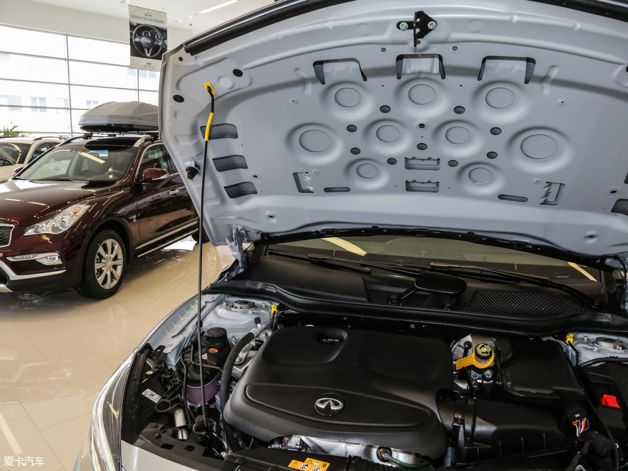 2017ӢQX30 1.6T (q)\Ӱ