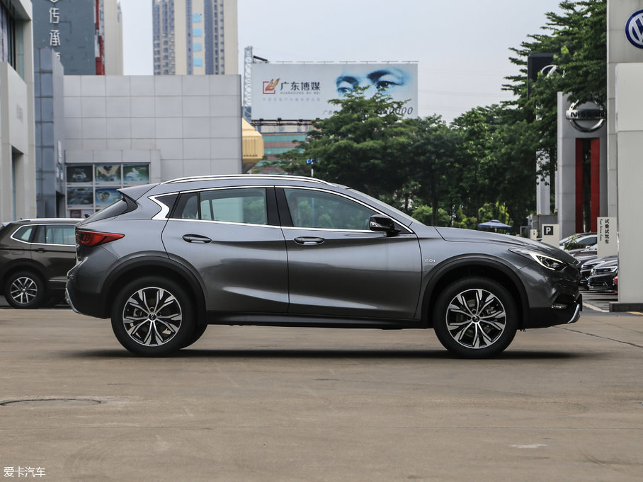 2017ӢQX30 2.0T (q)\(yn)(dng)