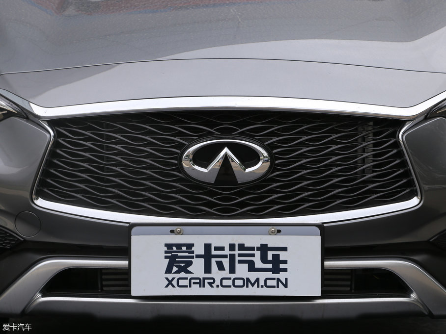 2017ӢQX30 2.0T (q)\(yn)Ӱ