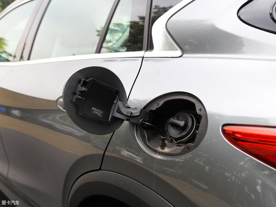 2017ӢQX30 2.0T (q)\(yn)Ӱ