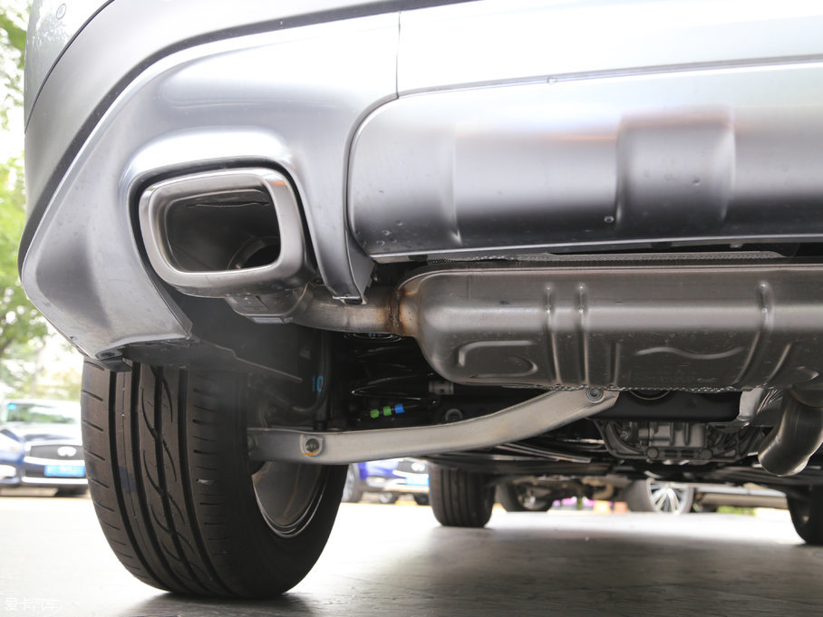 2017ӢQX30 2.0T (q)\(yn)Ӱ