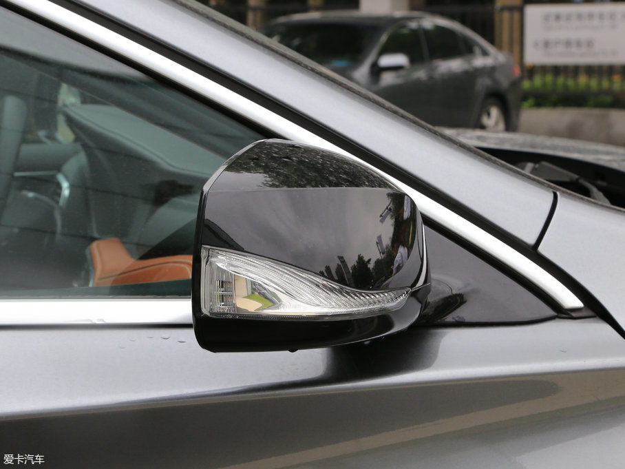 2017ӢQX30 2.0T (q)\Ӱ