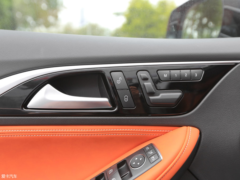 2017ӢQX30 2.0T (q)\(yn)(dng)