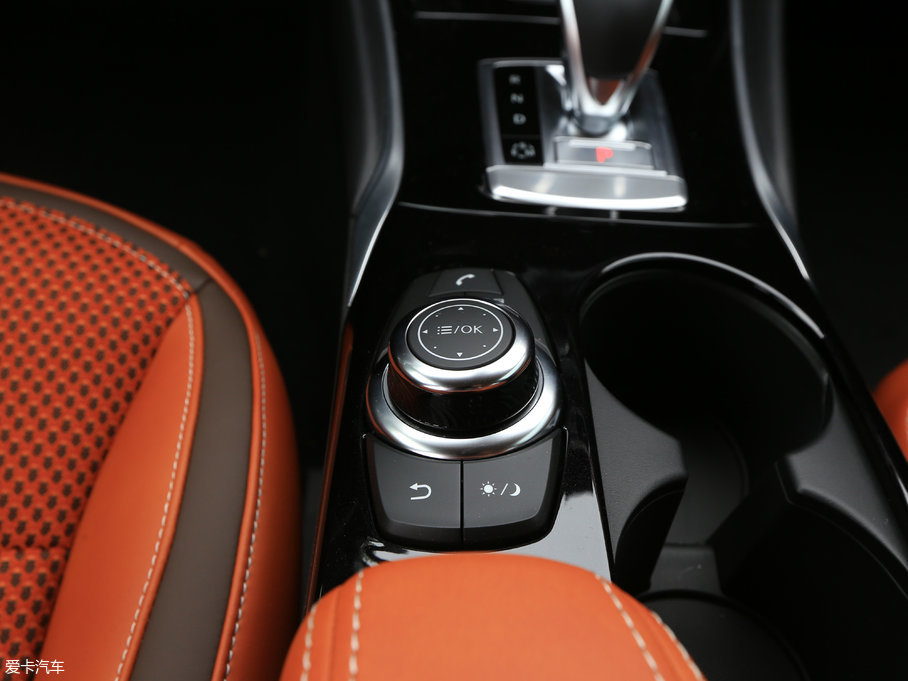 2017ӢQX30 2.0T (q)\Ӱ