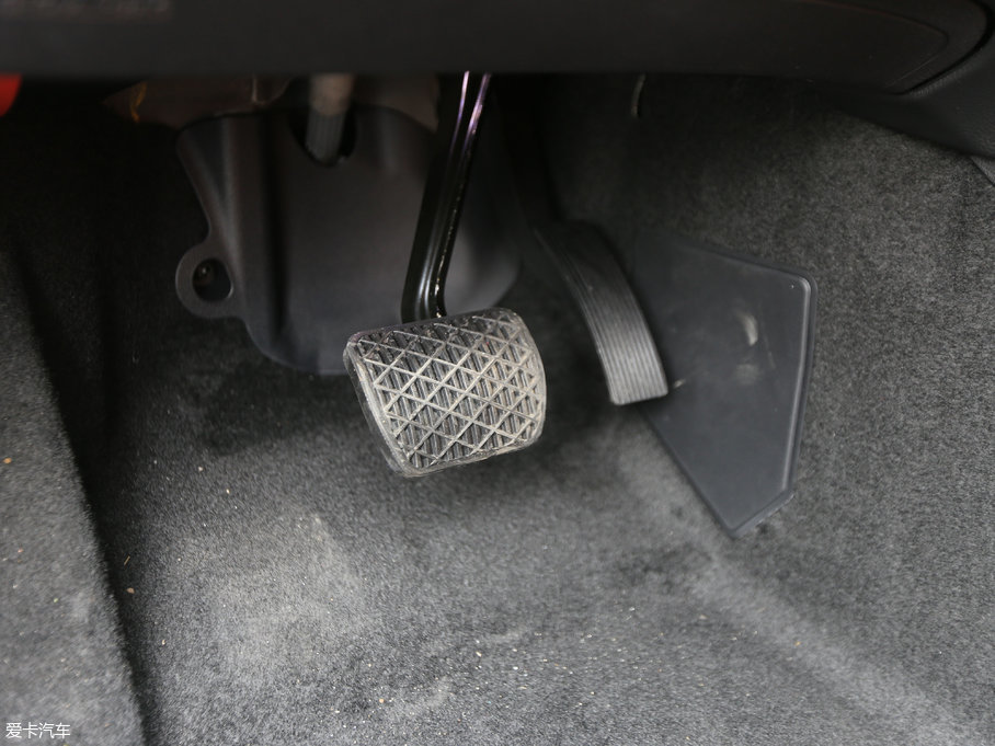 2017ӢQX30 2.0T (q)\(yn)Ӱ