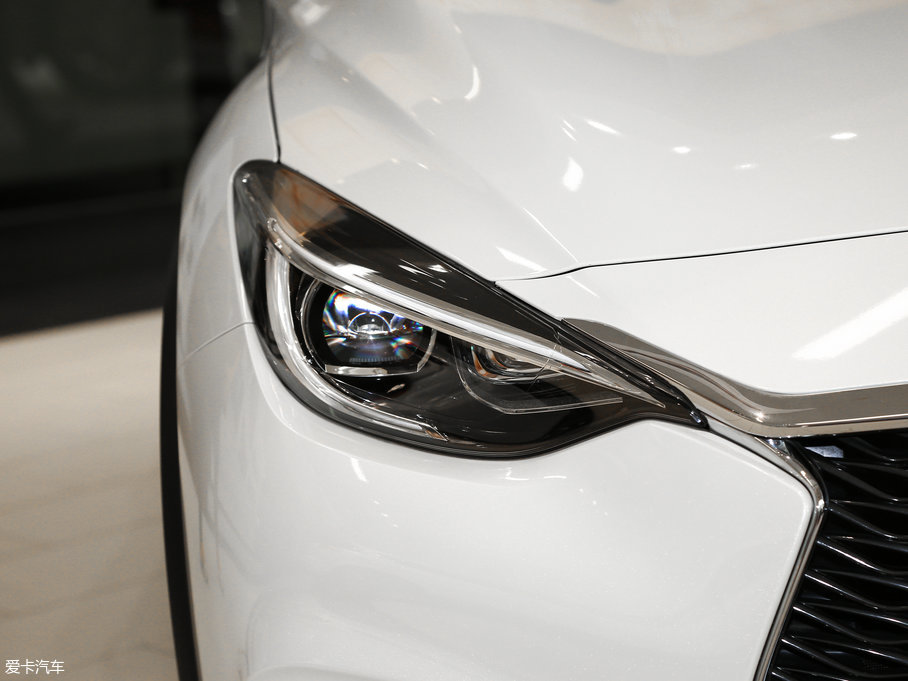 2017ӢQX30 1.6T (q)\Ӱ