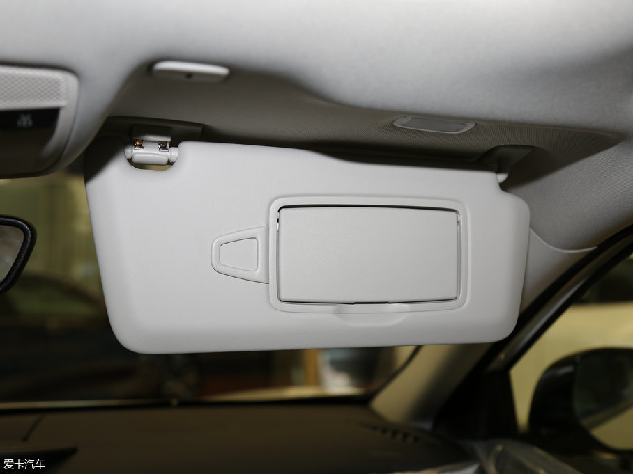 2017ӢQX30 1.6T (q)\Ӱ