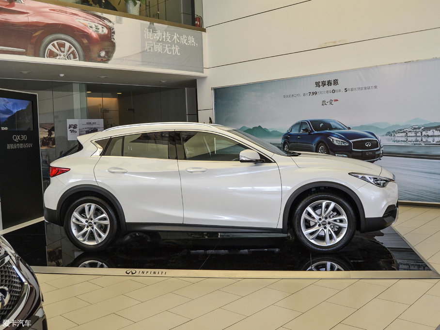 2017ӢQX30 1.6T rа