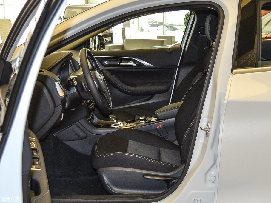 2017ӢQX30 1.6T (q)r(sh)а