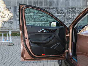 20172.0T (q)\Ӱ {λ܇T