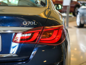 2017款2.5L 悦享版 尾灯