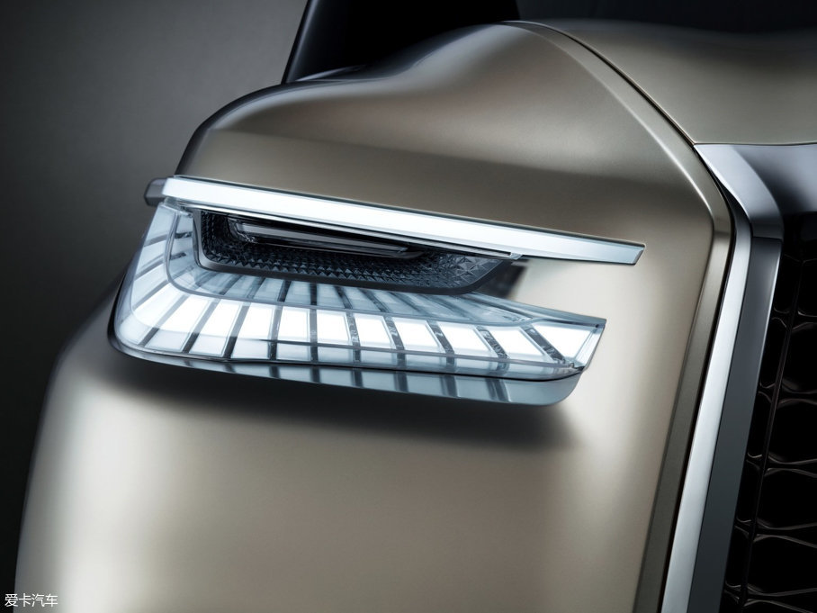 2017��Ӣ�����QX80 Monograph ����܇