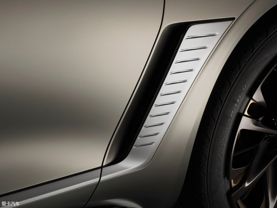 2017��Ӣ�����QX80 Monograph ����܇