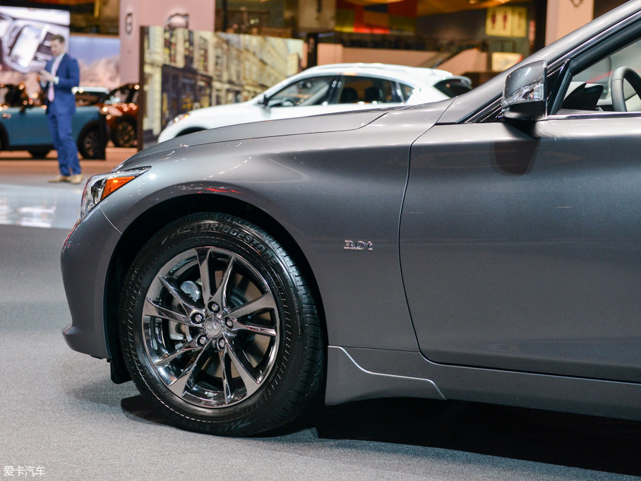 2017ӢQ50 Signature Edition