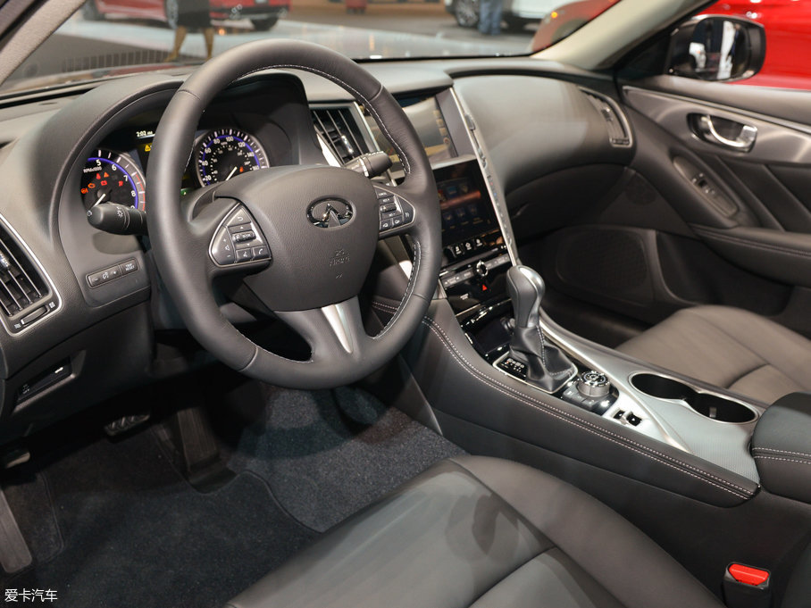 2017ӢQ50 Signature Edition