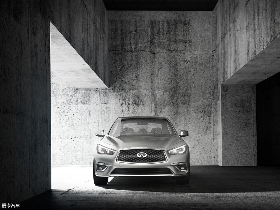 2017ӢQ50 Signature Edition