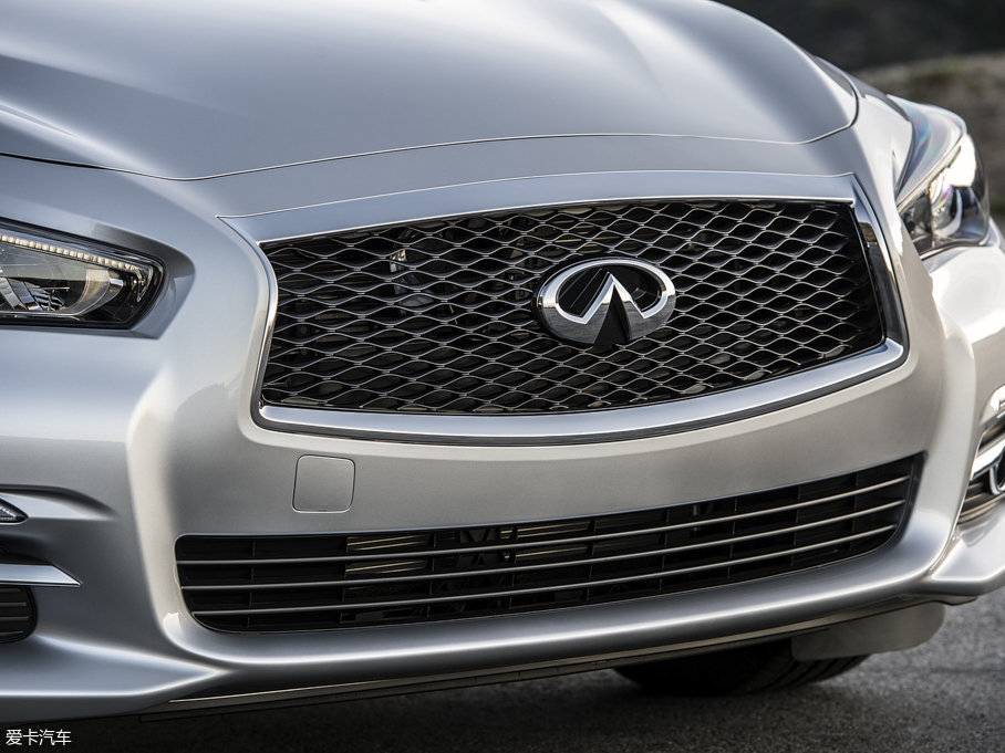 2017ӢQ50 Signature Edition